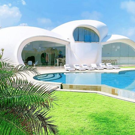 The Cloud Beachfront Villa Tabanan Exterior photo