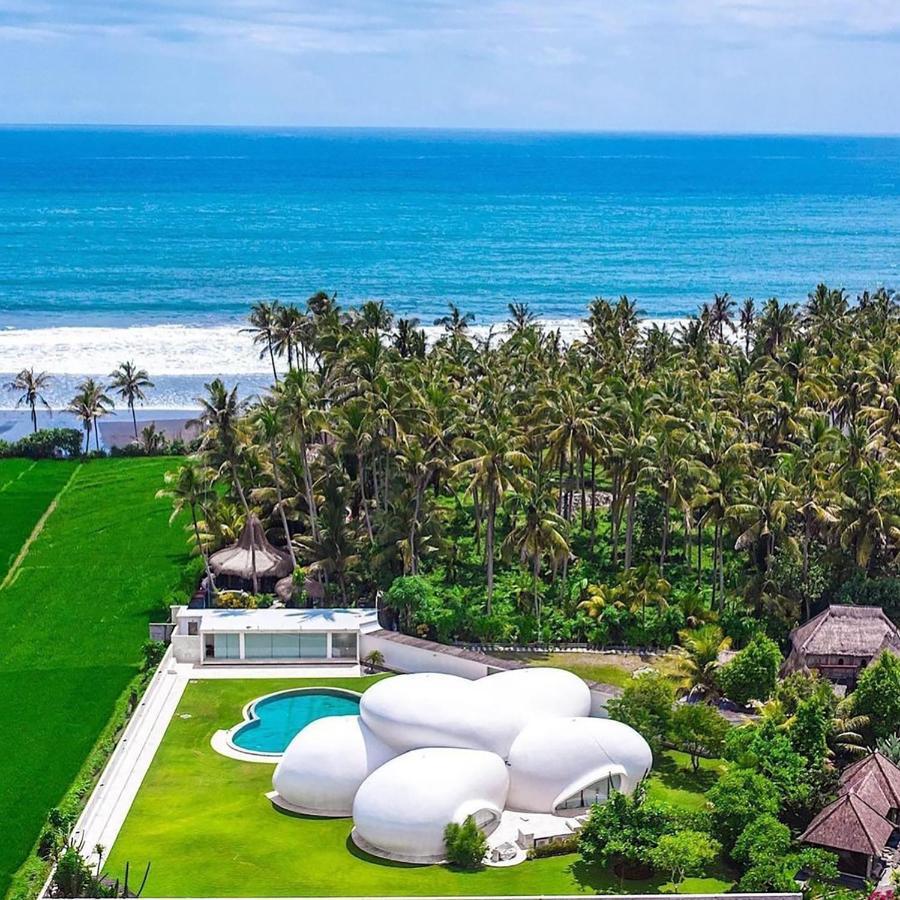 The Cloud Beachfront Villa Tabanan Exterior photo